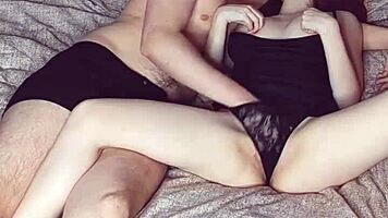 最有趣的东西藏在她性感18+少女内裤里