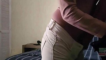 金发可爱瓦莱里托被骑硬,当玩具第一次