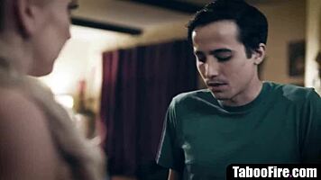 继母被继父和继子钻每个洞