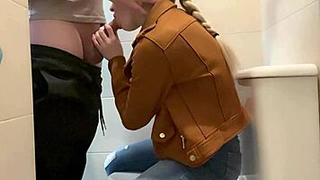 folla mi culo en el baño?