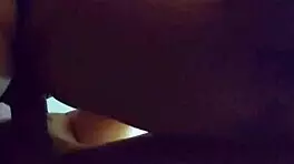 Mi hermanastra y yo follamos duro escondidos en el closet