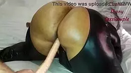 Neighbor surprises horny wife in amateur interracial scene