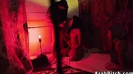 18岁妹子阿富汗窑子HD狂欢