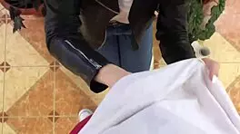 The guy visited his acquaintance for a paid blowjob