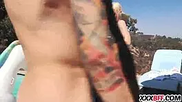 Babe achieves orgasm from solo play with dildo