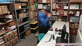 这个可爱比利时偷窃少女被抓并操