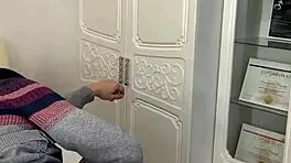 Sugarnadya teaches a young 18+ Russian girl how to depilate.