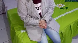 Minha esposa puta traiu na rua, então fodi seu cu apertado