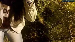 Minha esposa puta traiu na rua, então fodi seu cu apertado