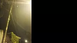 Minha esposa puta traiu na rua, então fodi seu cu apertado