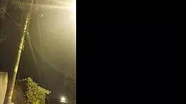 Minha esposa puta traiu na rua, então fodi seu cu apertado