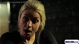 特工支配丰满拉丁妓女，用口交让她喷水