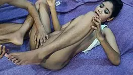 嘿，看我家生猛双插性爱孟加拉美女