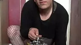 哇！双性恋变装娘马克·赖特渴求鸡巴肛交新刺激