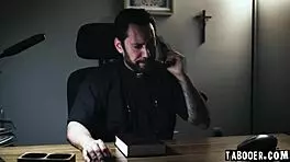 Molly plots with stepfather Davis to control rebellious Juliet