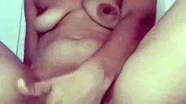 Brunette Young 18+ Fingers Pussy to Cum