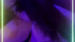 Wow, she shakes her ass while dancing and fucks like a pro!