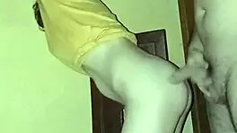 Mi Vecina Necesitaba Dinero Y Dejo Que La Folla