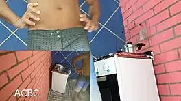 Foda na cozinha acaba em gozadinha na bunda - anal teen 18+ - Nicoli Fox