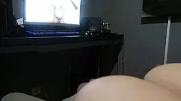 大奶18+少女看双插色情片高潮