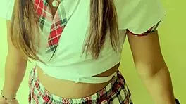 Desi Indian Teen Sneaks Out for Outdoor Fucking with Dirty Talk 😈