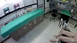 Lainey 在佛州遭羞辱脱衣搜身😈