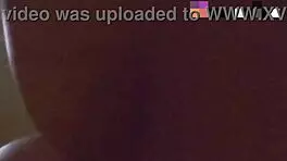 邻居偷窥事件导致躲避注意的邻居