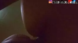 邻居偷窥事件导致躲避注意的邻居