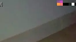 邻居偷窥事件导致躲避注意的邻居