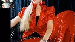 young blonde dominates webcam chat with masturbation and pussy play, making it hot for viewers