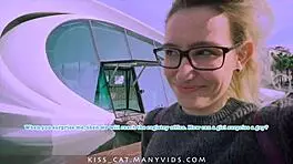 Intense 18 babe flashes tits and pussy in central park