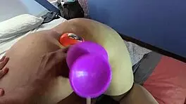 Teen expands ass hole fisting