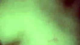 邻居偷偷进来操妻子而丈夫就在旁边睡觉