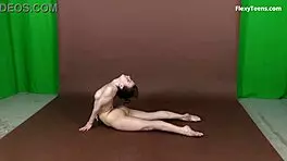 Very Not Shy Flexy Teen Rima Displays Impressive Gymnast Skills