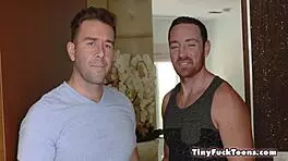 出轨少女安娅·希德勒罗娃吸鸡巴。你喜欢吗？