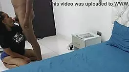 mi padrastro me enseña a jugar como lo hace todas las noches mientras yo escucho y me produce un delicioso orgasmo-1 parte-