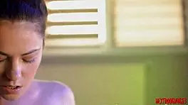 想看业余少女18+ 吸鸡巴吗？