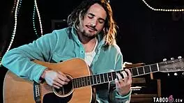 Naive virgin teen blonde Dixie Lynn gets fucked by the solo artist in cowgirl riding.