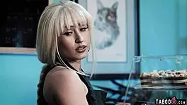 Naive virgin teen blonde Dixie Lynn gets fucked by the solo artist in cowgirl riding.