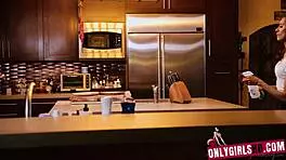 kylie le beau spying on karlee grey and jillian janson 😏