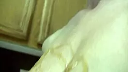 年轻18+情侣享受硬核肛交和大屁股少女18+高潮