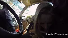 家伙从性感少女18+ POV 得到口交