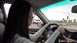 big butt hottie enjoys pussy licking