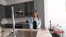 look at this dripping wet pussy squirting close up