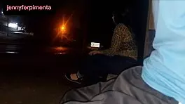 SÉRIO, EU CORRO O RISCO DE COLOCAR MEU PAU NA FRENTE DESSA JOVEM ESPERANDO O ÔNIBUS - COMO ELA VAI REAGIR?