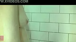 Ruby Sparkle has a relaxing date night with bathing in the shower