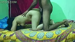 dekho mai bhabhi ko gand utha kar pelta hu