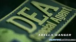 Les Milf Squirts While Queening Erotic Teen Babe