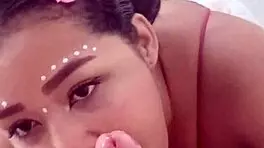 Dios Mío, Esposo Me Pone a Mamar Su Enorme Polla Tras Viaje