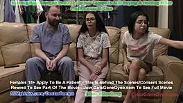 医生坦帕检查少女Aria Nicole的妇科